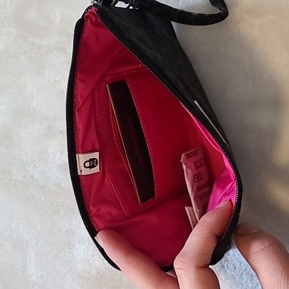 RFID Baggallini animal print black wristlet wallet - Picture 2 of 7